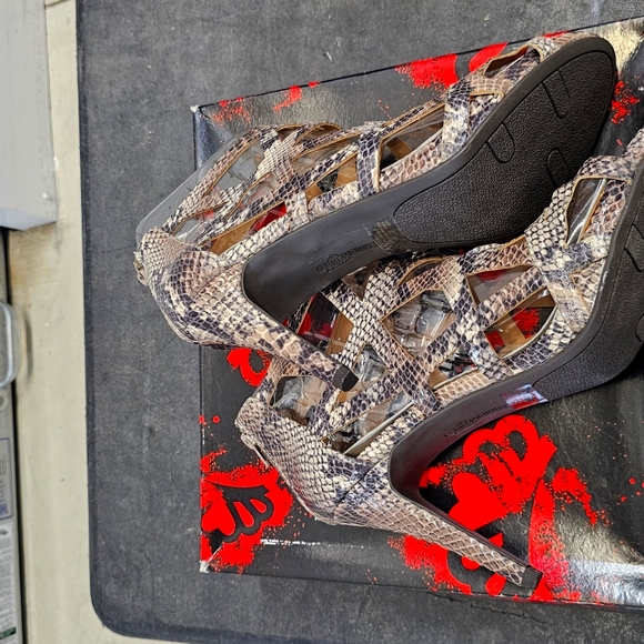 Fergalicious Faux Snake Print Hysteria Heels Size 10 - Picture 4 of 4